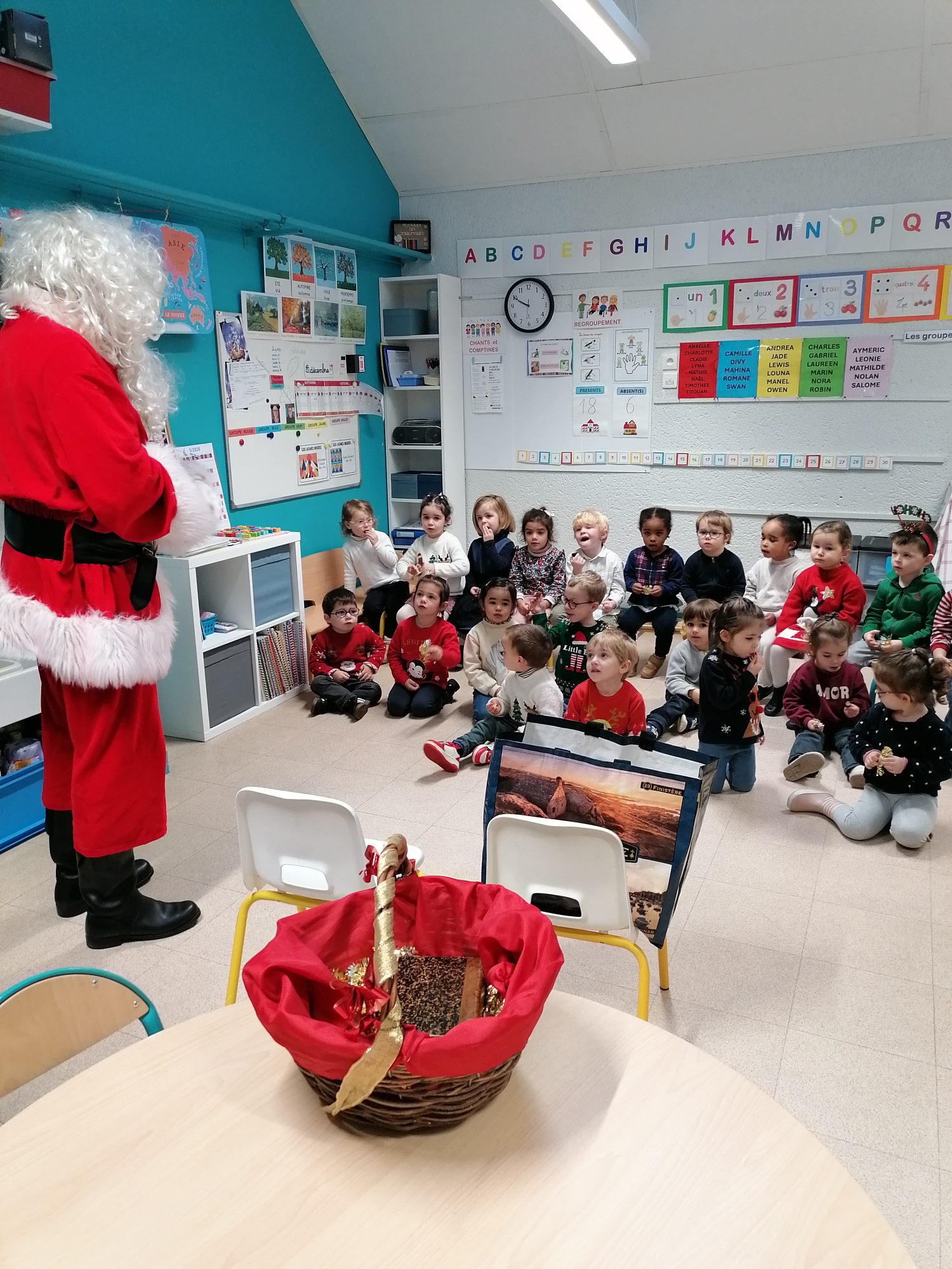 Une journée de Noël magique. – ECOLE SAINTE THERESE – Plouzané